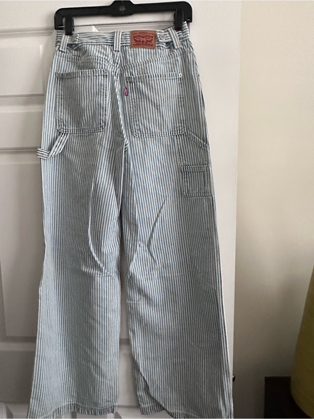 Lev’s Cinch Baggy - Picture 2 of 3